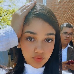 Meet your Posher, Emily